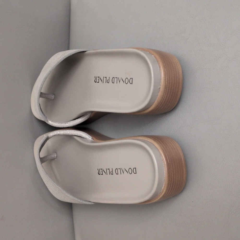 Donald Pliner Fifi Platform Sandal - Picture 2 of 5